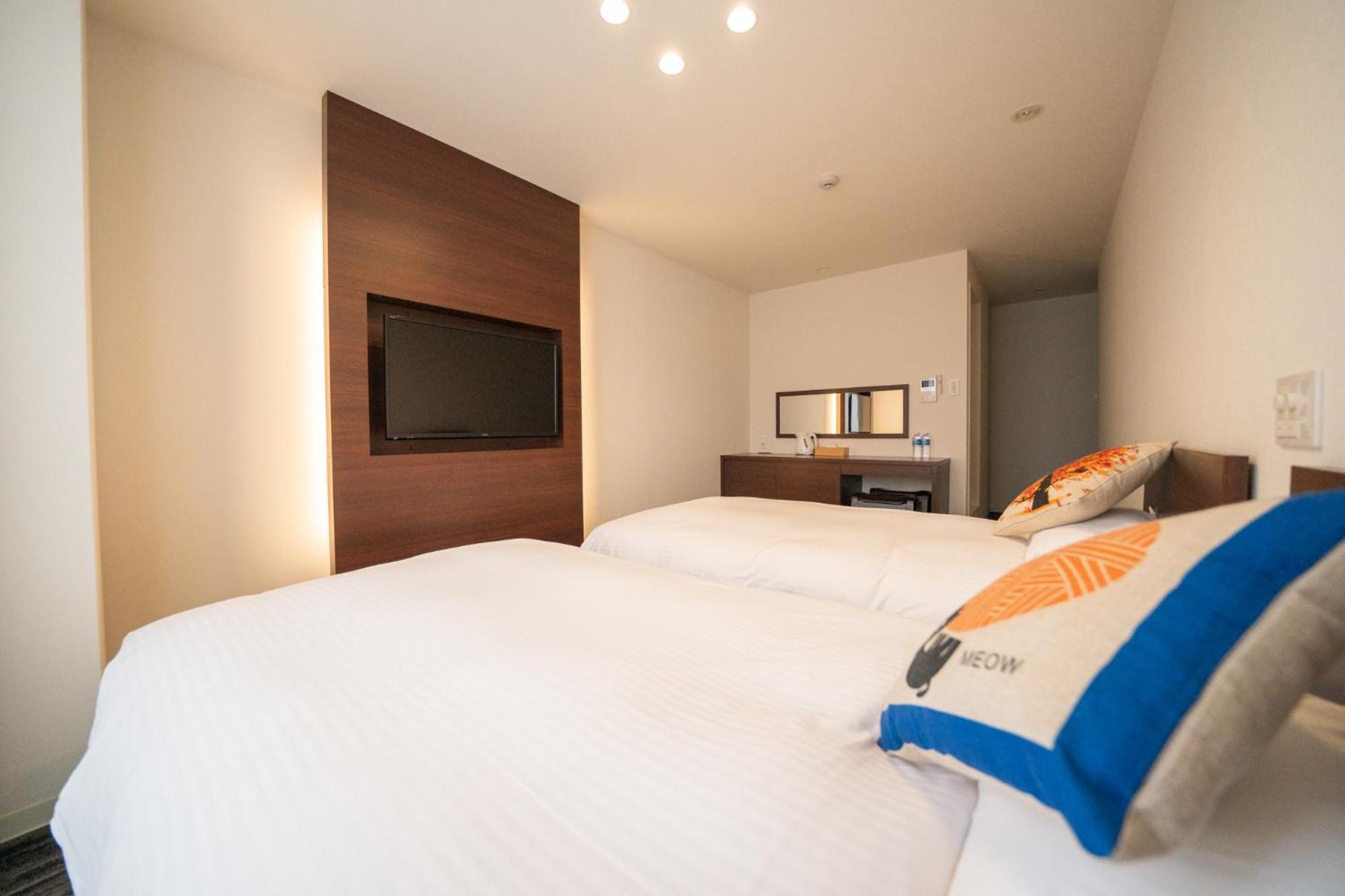 Home Inn Kujo Kawaramachi Киото Екстериор снимка