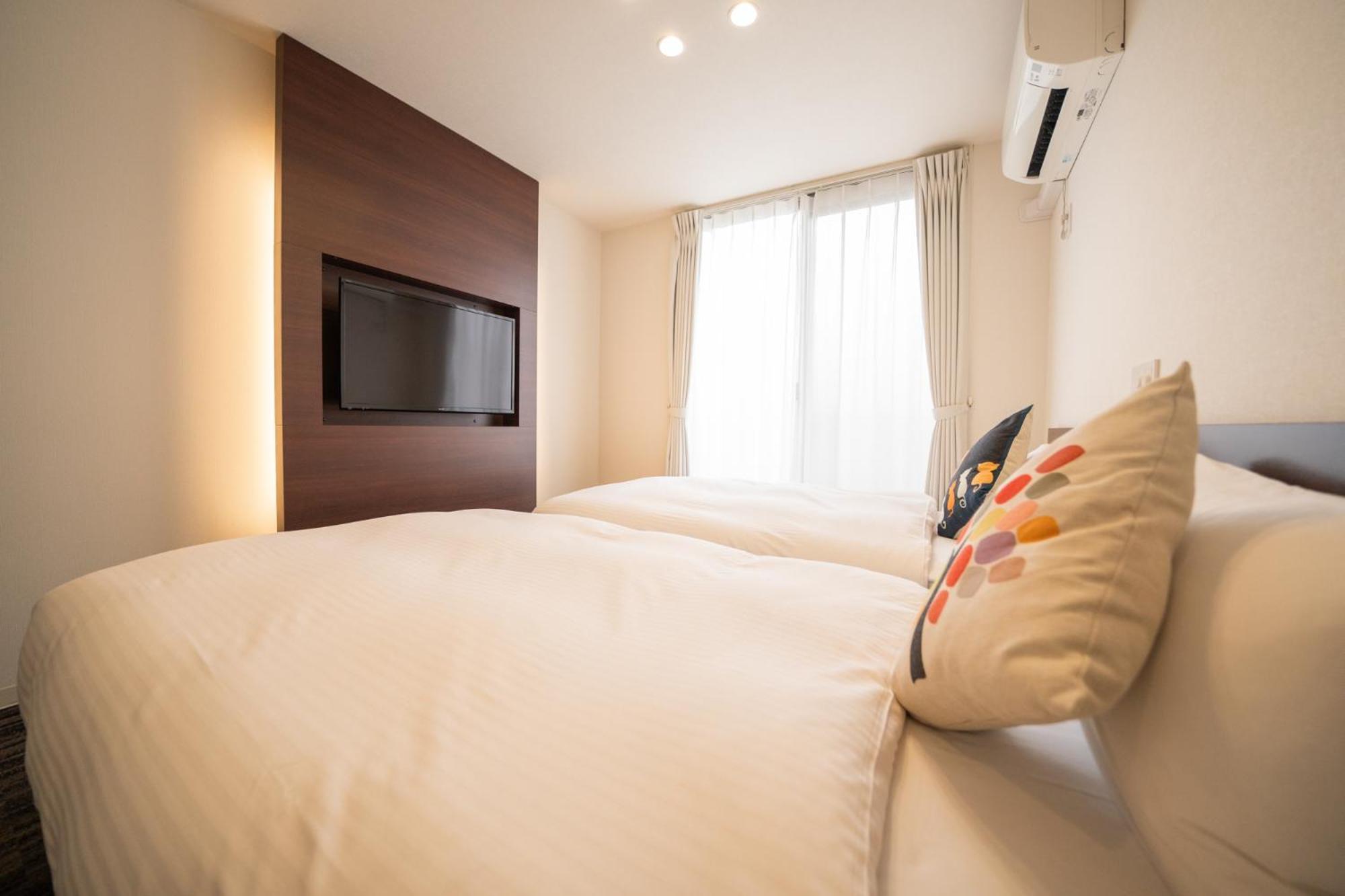 Home Inn Kujo Kawaramachi Киото Екстериор снимка