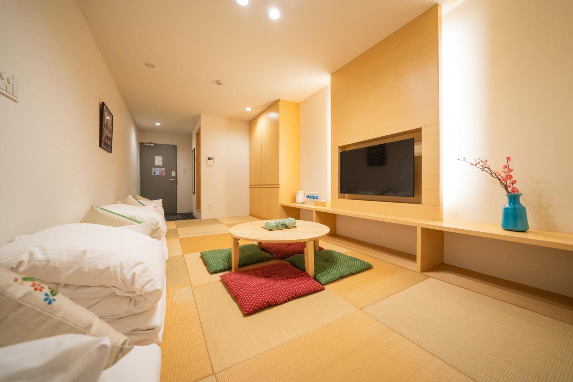 Home Inn Kujo Kawaramachi Киото Екстериор снимка