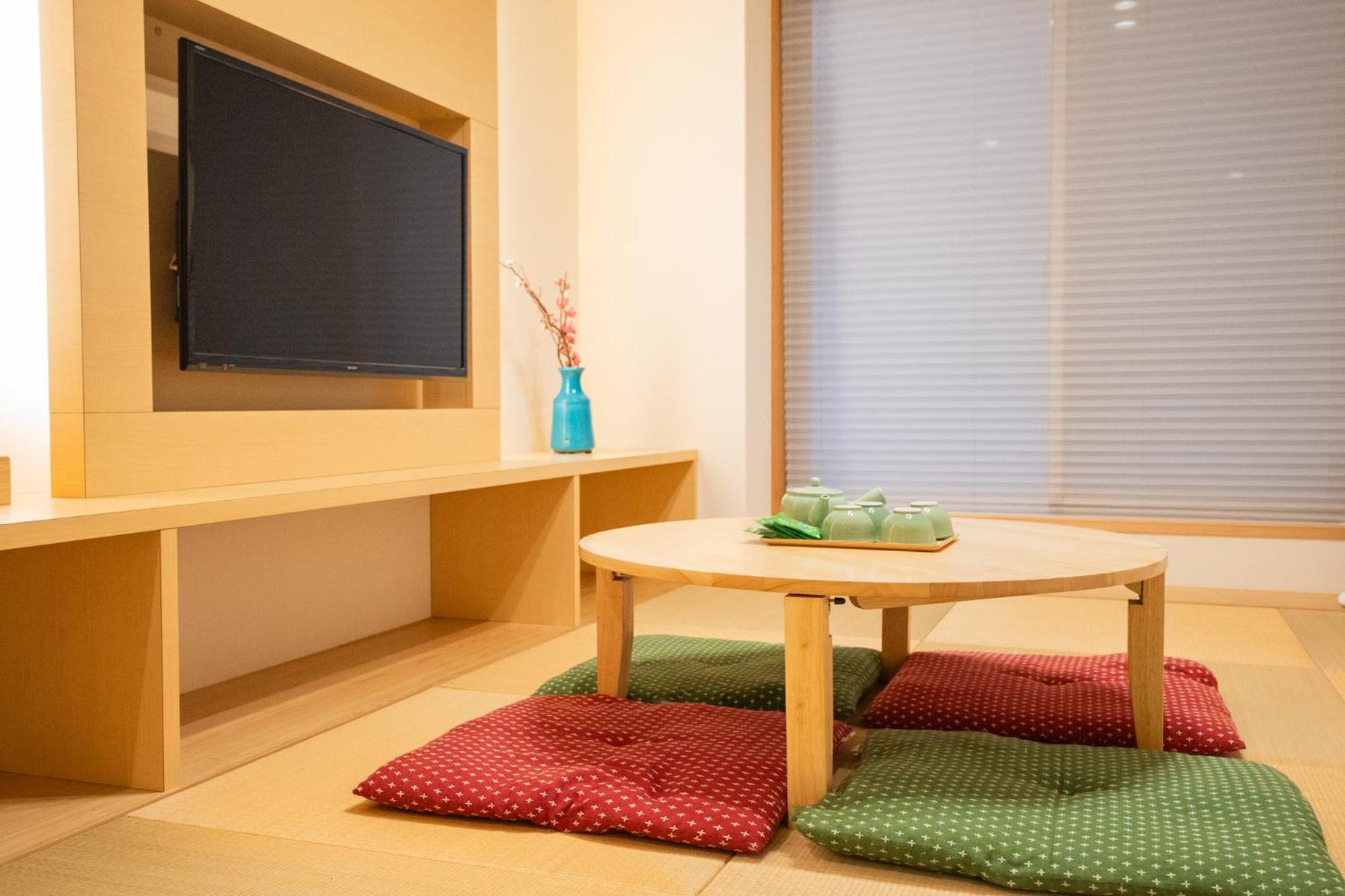 Home Inn Kujo Kawaramachi Киото Екстериор снимка